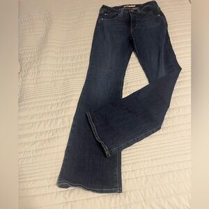 Levi Strauss dark Indigo blue Women's 725 high rise Flare boot cut Jeans-28